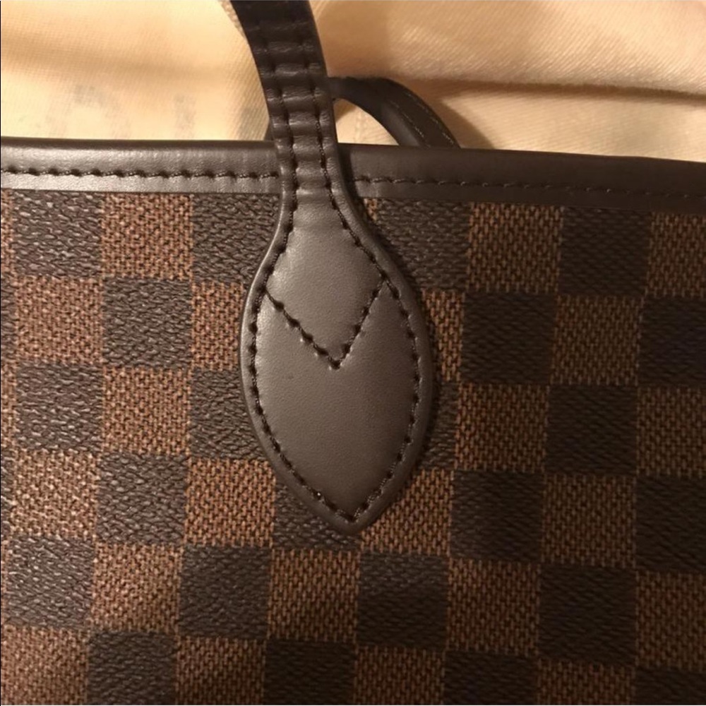 Authentic Louis Vuitton Neverful - Picture 2 of 12